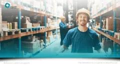 The Benefits of a Customs Warehouse (man in warehouse holding a big box)